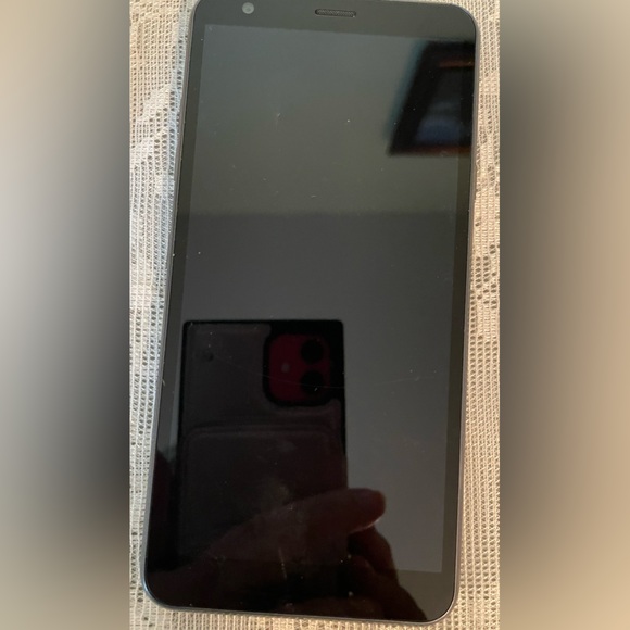 TRACKFONE LG. 32GB - Picture 5 of 8